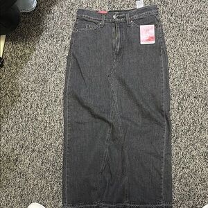 Levi’s Dark Gray Denim Skirt